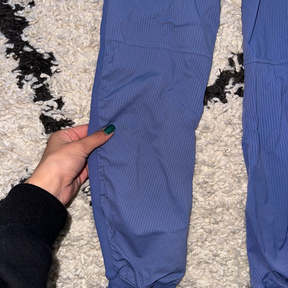 Lululemon beyond the studio jogger size 0 water drop - Picture 3 of 3